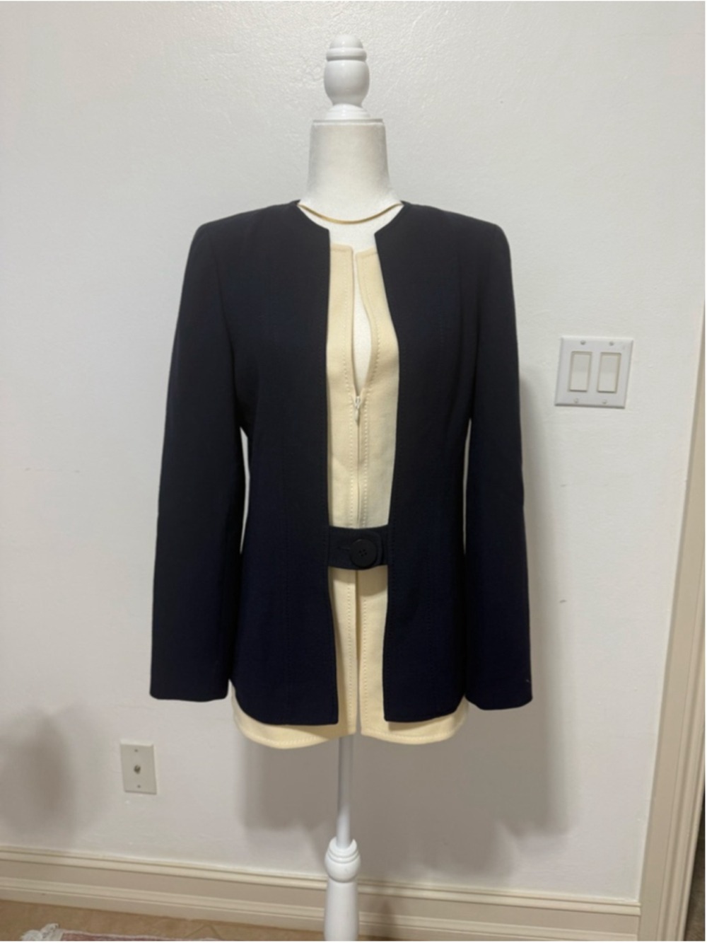 Valentino Navy & Beige Blazer Jacket Large, zipper closure, hand sewn couture
